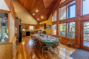 Secluded ski chalet, hot tub, EV charger, 3 kings - Image 5