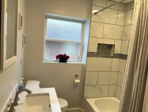 Perfect location 2 minutes to Kenwood Mall, 10 minutes to Downtown - Image 3