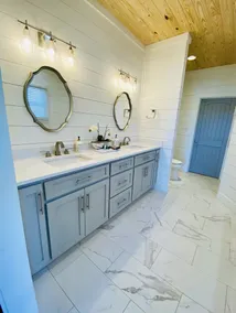 Lakefront Home with Waterfront Views from Every Room - 4.4 miles to The Barn - Image 3