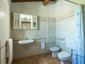 Smuk lejlighed i villa for 6 personer med pool, WIFI, klimaanlæg, TV, gårdhave og kæledyr tilladt - Image 2