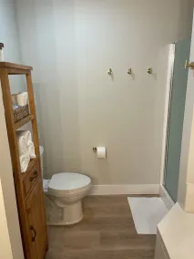 Perfect Location! Newly Remodeled- 2021 Condo right in the heart of Osage Beach - Image 4