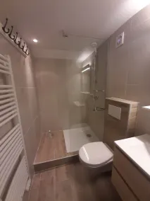 F3 rez de chaussée d'une villa bord du lac - Image 2
