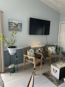 Nautical,  romantic suite w/deck overlooking Warwick Neck Cove, pet-friendly! - Image 2