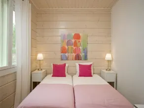 Lakeside Cottages - Image 4