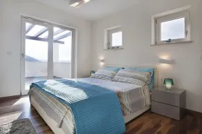 Villa Royal Blue - Image 5