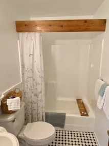 Vineyard Carriage House with High Speed Internet. - Image 4