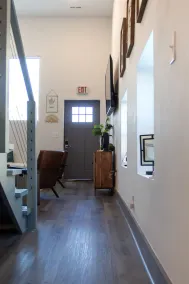 Charming Tiny House W/ Free Parking - Image 3