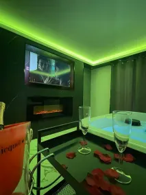 ❤️Suite with Jacuzzi privé❤️ 20min from Fontainebleau - Image 3