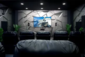 10 Seat Home theater. Office. Step-Free Entry. Seniors Welcomed. Pet Friendly! - Image 2