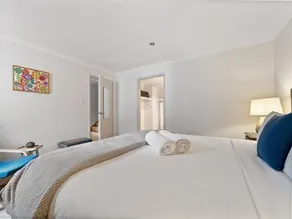 Townhouse 212 - spacious modern town central townhouse - Image 5