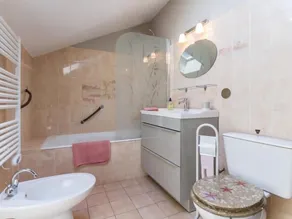 Fisherman's house with terrace by the Loire, wifi, bikes and baby equipment - Image 3
