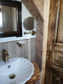 Guest house with 3 apartments, quietly located in the town center - Image 3