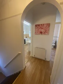 Large Cozy independent Double Bedroom Apartment - Central - Image 3
