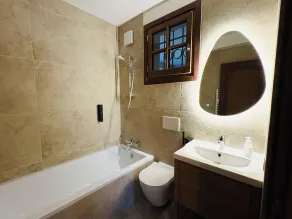Fünf Schlafzimmer Villa mit Pool im charmanten Dorf - Image 4