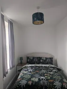 Rugby - Apartment - Sleeps 4 - Parking - Image 5