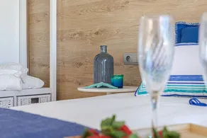 In Caión: Attic-Suite with 2 terraces and Jacuzzi on the seafront - Image 5