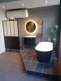 Chic castle-facing studio - Image 2