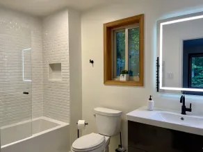Pocono Rückzugsort - Klimaanlage - Feuerstelle - Wäscherei - Whirlpool - Kamin - EV - Image 2