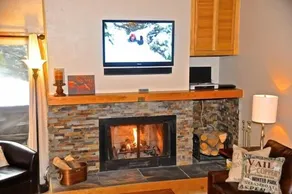 Steps from the gondola and ski school in the heart of Lionshead Village - Image 3