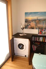 Beautiful contemporary accommodation - Sleeps 2 adults - Image 2