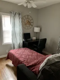 Spacious Home - Sleeps 8 Fire-pit 1 Block to EKU & Downtown, 2 Miles to I-75 - Image 5