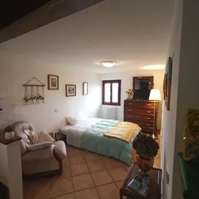 Cozy apartment nestled in the hills of Chianti - Image 4