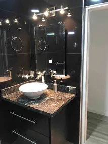 Blue Door Beach House - 3 bed 2 bath w/ AC, WIFI, KITCHEN, WASH/DRY & CABLE - Image 4