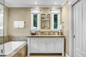 Historic Luxury Bungalow 3 Blocks to Sonoma Plaza, Hot Tub & Bikes! - Image 2