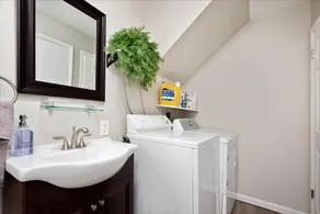 Modern Chic Retreat | Near Mtns & Red Rocks | Wifi - Image 3