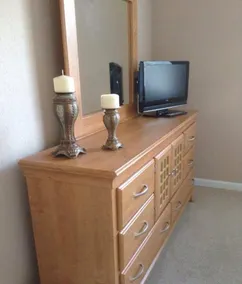 Beautiful 3 Bed 2 Bath Luxury Poolside Condo - Image 2