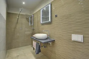 Comfortable villa with private pool, just 1.5 km to the beach - Image 4