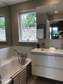 Rest, ramble, relax for a secluded weekend or holiday in chic Cotswold cottage. - Image 4