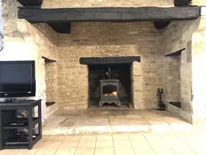 Blacksmiths Cottage in Blanzay - 3 beds - Image 2
