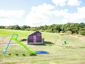 2 bedroom accommodation in Cheriton Bishop - Image 2