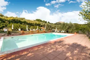Rustic Retreat in Umbria - Image 5