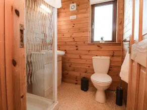 SEASCAPE RETREAT, pet friendly, with hot tub in Ilfracombe - Image 2