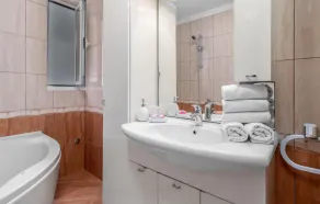 Dejlig lejlighed med 1 soveværelse i Kampor - Image 3