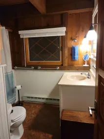 Swan Lake Lakehouse with Bunkhouse and Private Sand Beach - Image 2