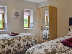 3 bedroom accommodation in Doddington, near Lincoln - Image 5