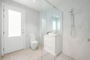 Luxury House with Pool, close to CBD - Image 5