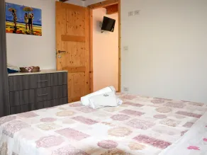 Ferienwohnung mit Pool und Garten - Image 5