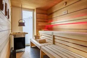 Hochwertiges Penthouse Über Zwei Ebenen mit Galerieschlafzimmer und Meerblick - Image 5