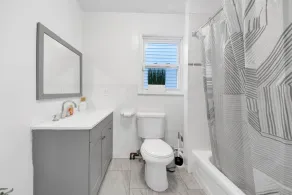 Uscale 2BR Escape in the Heart of NYC - Image 2