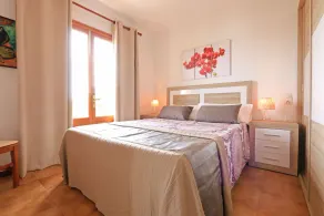 Stort hus, privat pool, rolig beliggenhed, terrasser, strand, internet, central - Image 5