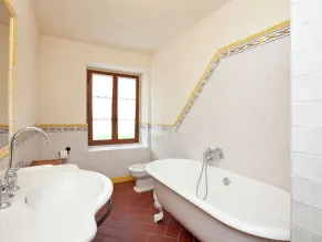 Modern Holiday Home in Loro Ciuffenna with Pool - Image 4