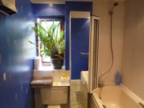 Modern London Tower Bridge apartment - Image 4