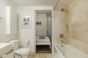 2 BDR Downtown - FREE PARKING - Lake View - Image 4