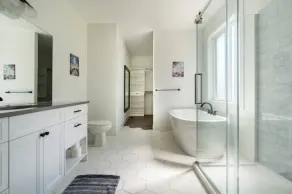 Laporte Cottage | Hot Tub | Walk to Beach | Fire Pit | Grand Bend & Bayfield - Image 3