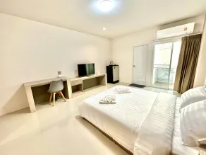 Smith's Place - Image 5