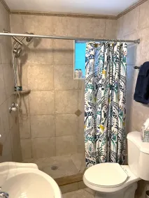 AVAILABLE NOW!! FERN COTTAGE! FREE beach parking! Weekly/Monthly/Yearly Rentals! - Image 5